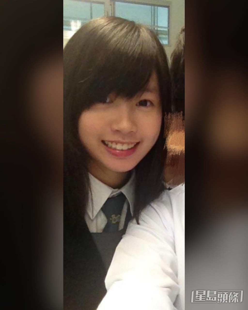 李芷晴中学学生look好清纯。