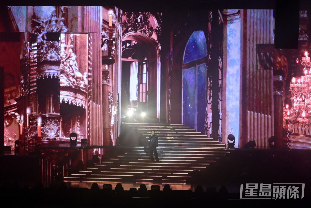 黎明在澳門舉行合共14場《「新濠尊屬系列」黎明STAGE ON 8演唱會》。
