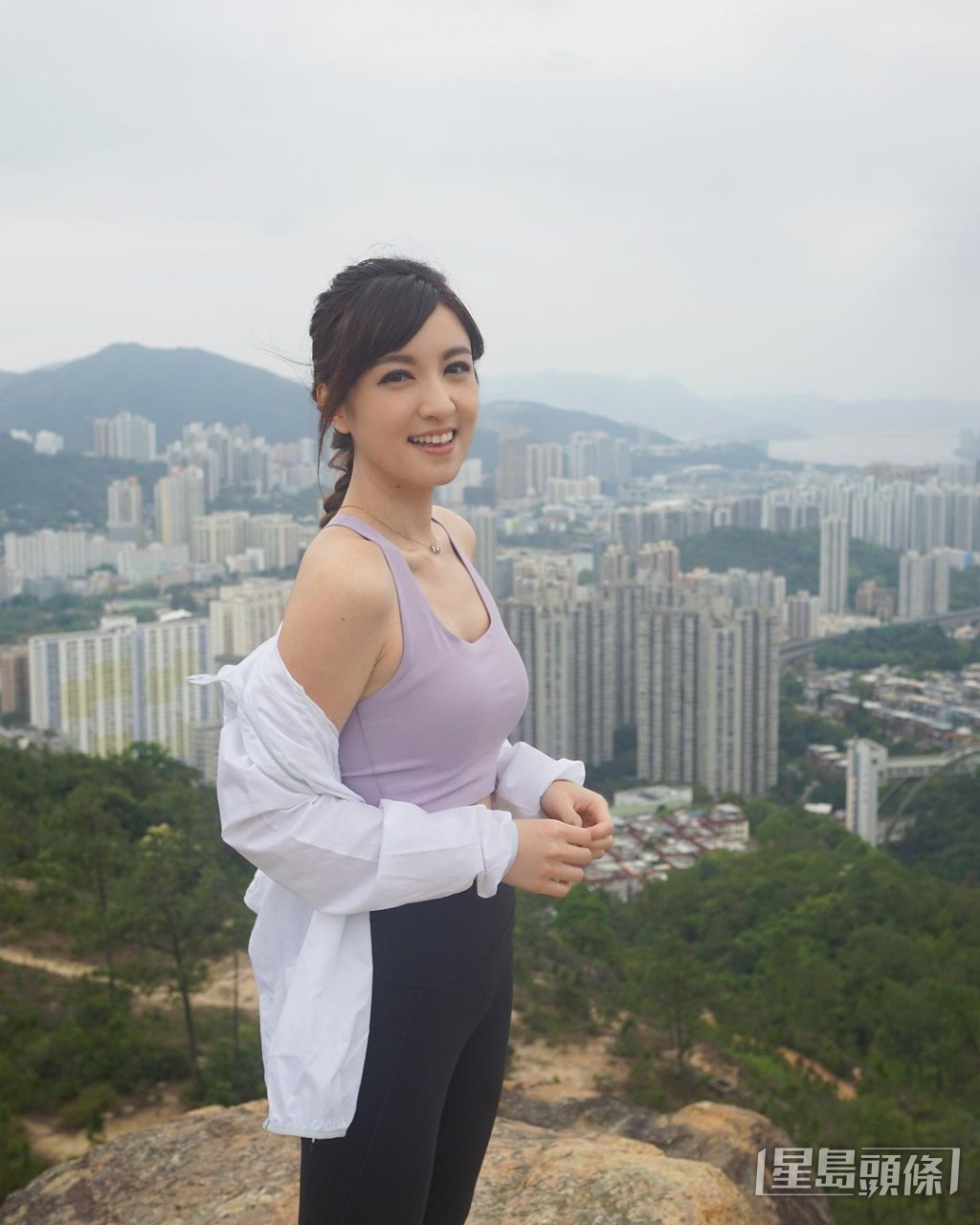 有网民觉得陈嘉倩行山妆容过浓。