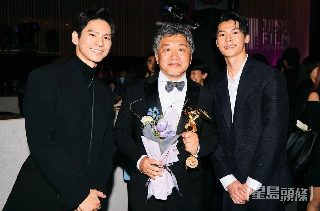 林柏宏和許光漢（右）跟奪得最佳導演的日本名導是枝裕和合照。