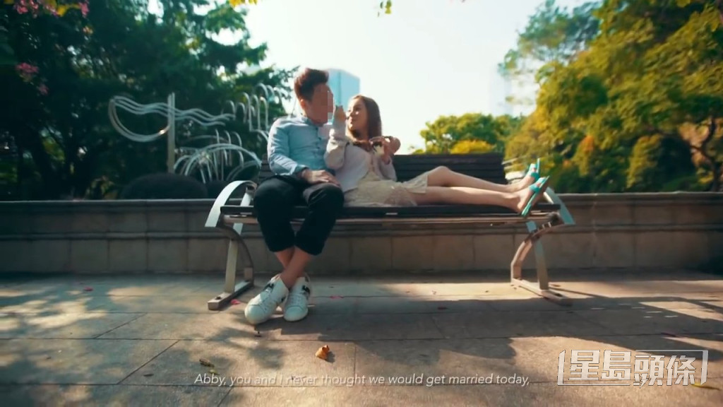 蔡天凤与Chris在短片中举止非常甜蜜，如同普通新婚夫妇一样。