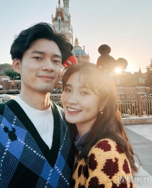 Godwin甫入行已公開有化妝師女友Joey。