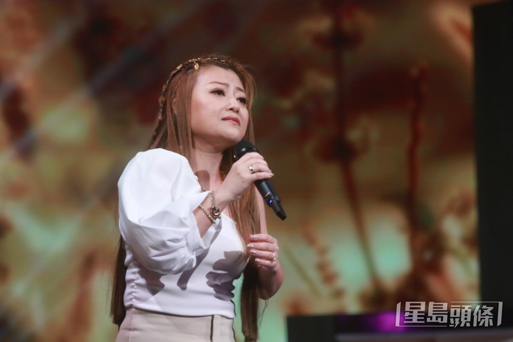 李佳