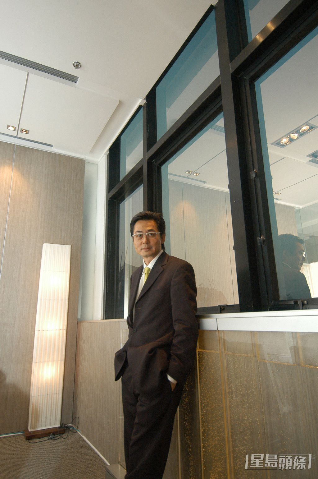 陳君毅是畢業於美國康奈爾大學，擁建築學學位。