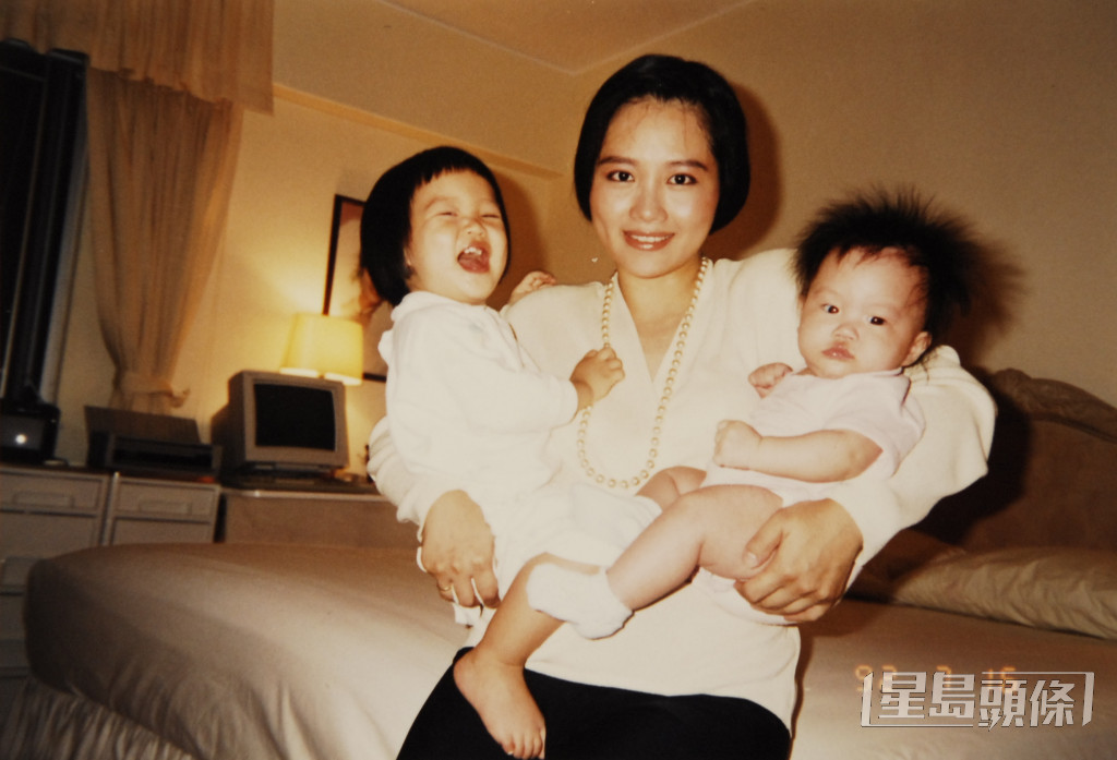 吳夏萍1990年嫁商人賴焯藩，誕下兩個女兒，可惜五年後離婚收場，她之後母兼父職湊大兩個囡囡。