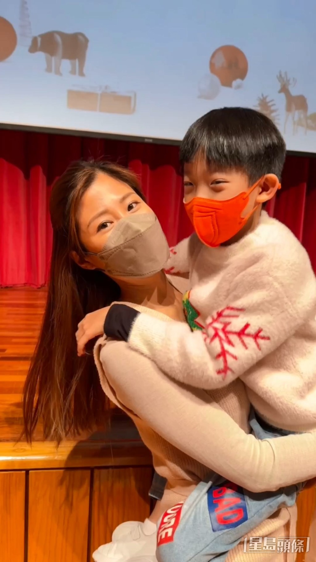 網民都大讚他的聲音好聽,建議周家蔚要好好栽培他,將來有望做歌手。