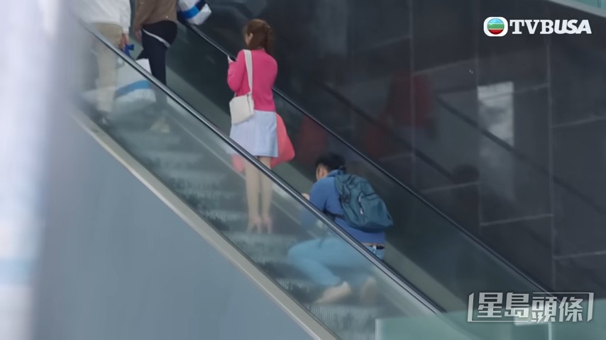 被误以为偷拍裙底。