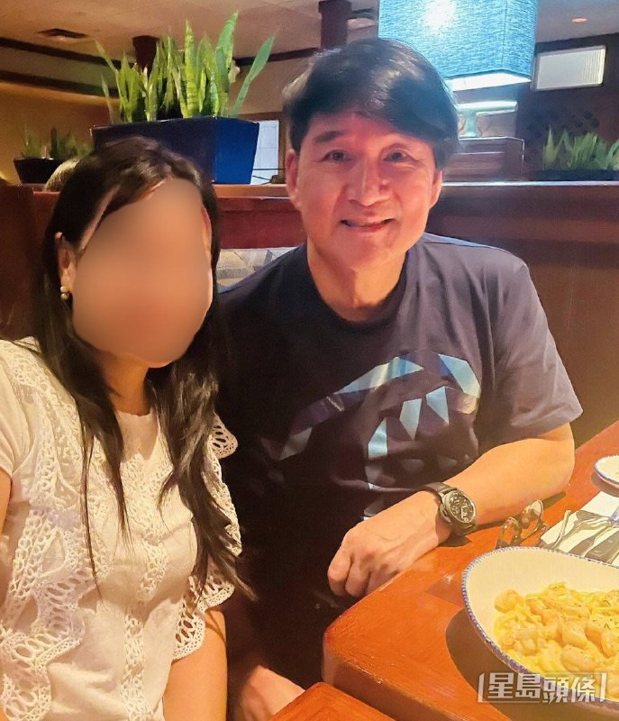 周华健去年在美被网民集邮，被指样貌崩溃，跟过往相差甚大。 ​  ​