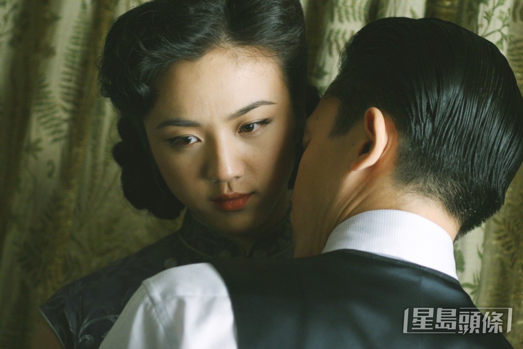 不過由於《色，戒》尺度太大，令湯唯一度遭內地封殺，而轉往香港發展。