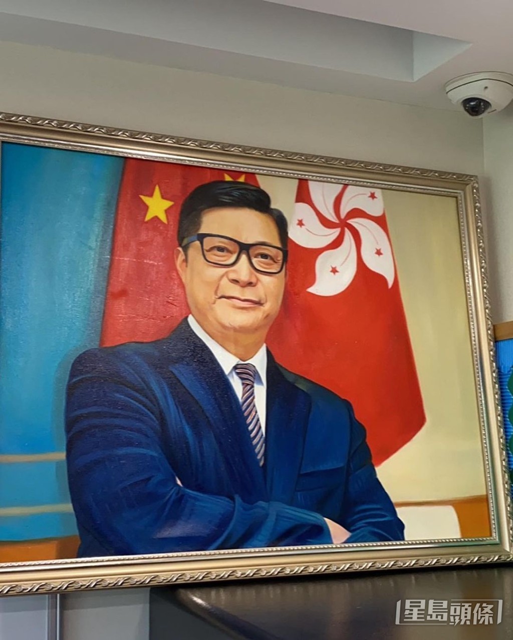還畫過保安局局長鄧炳強。