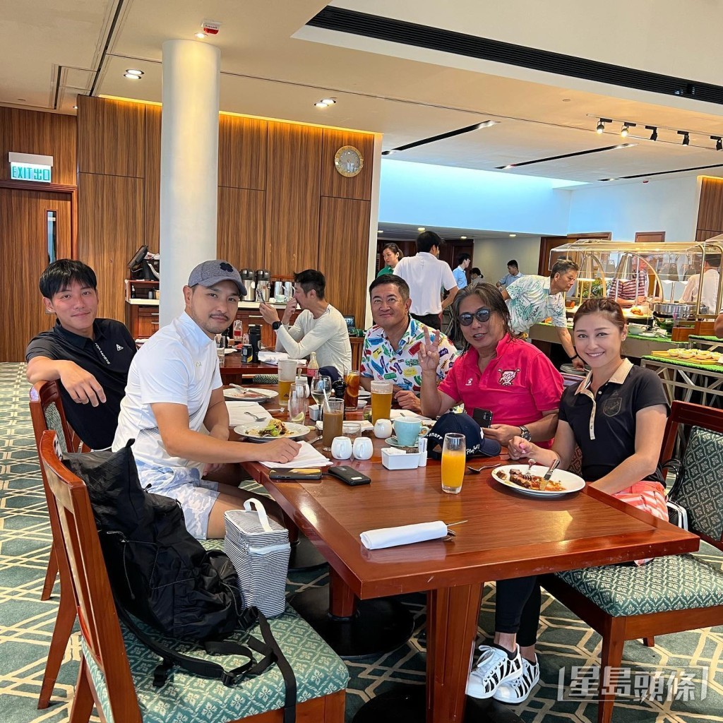 同林敏骢及陈展鹏等打完GOLF比赛。