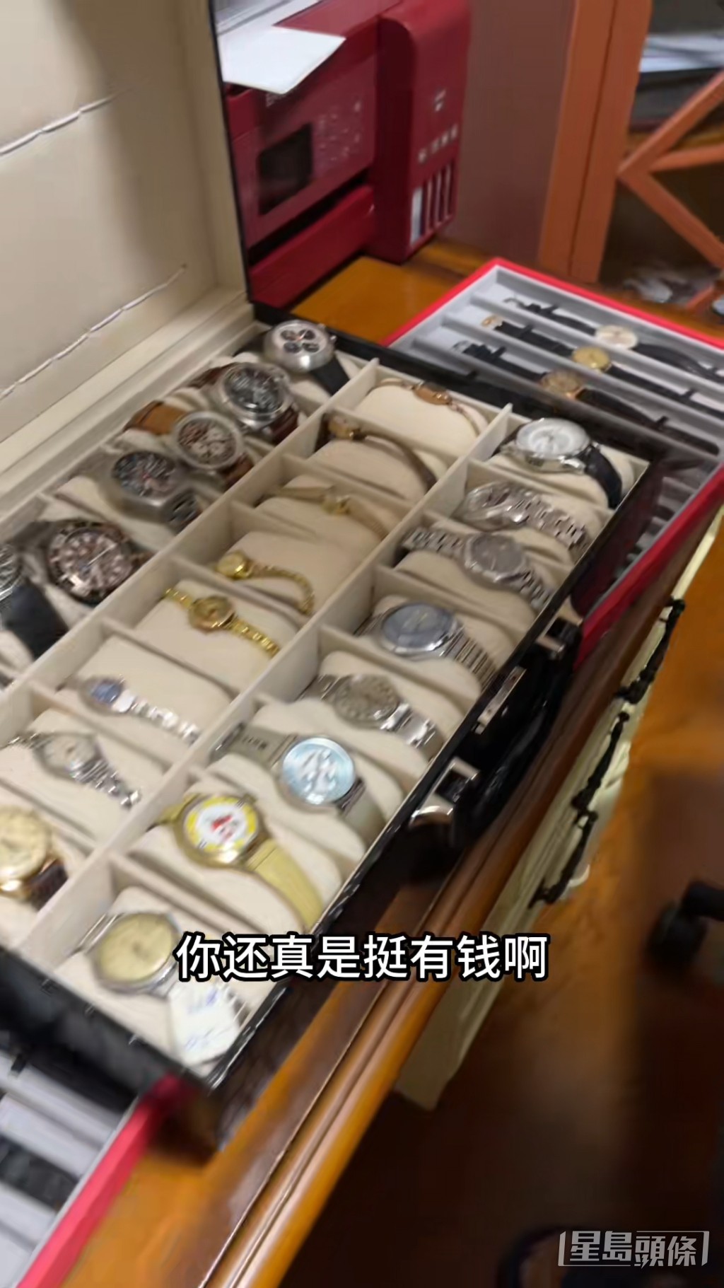 被舅仔指真的很有钱。