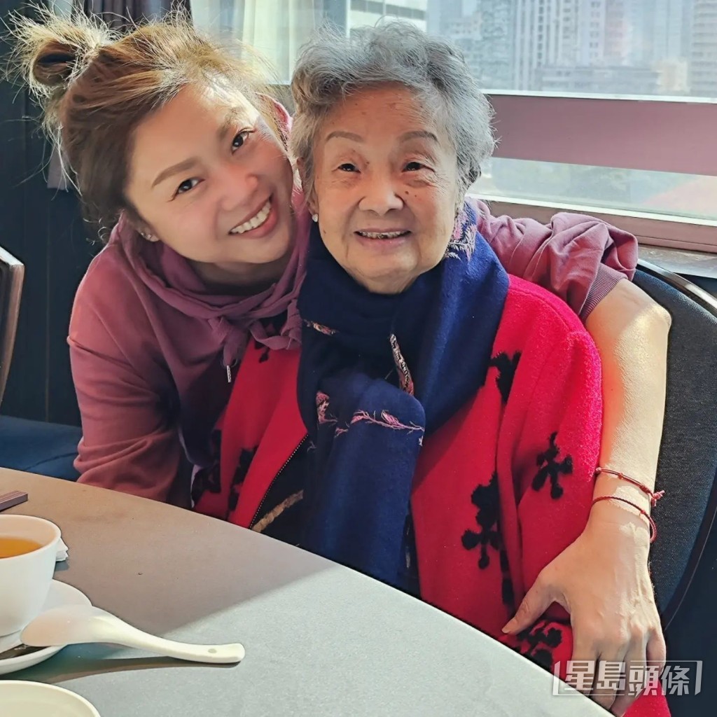 梅小惠同妈咪。
