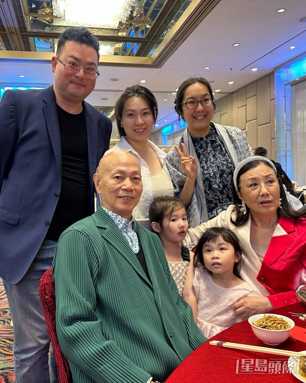 汪明荃计完一轮，指自己四代同堂。