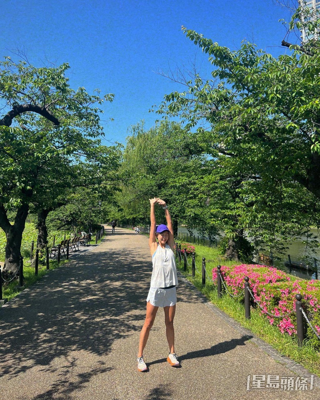 梁諾妍又到公園熱身。 