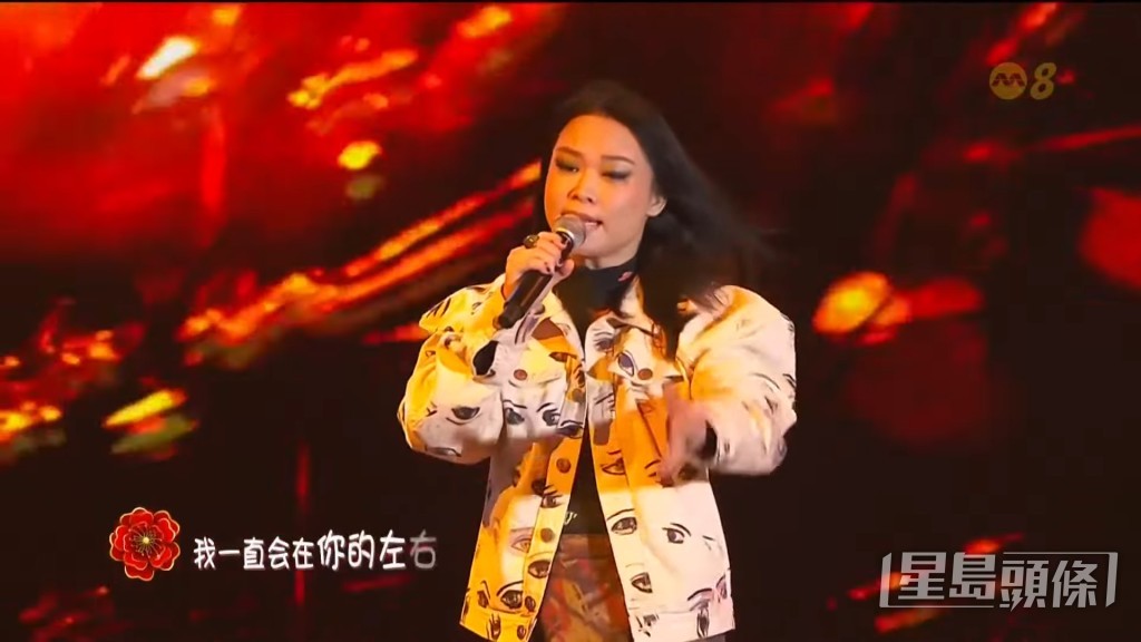 許美靜變了不少。