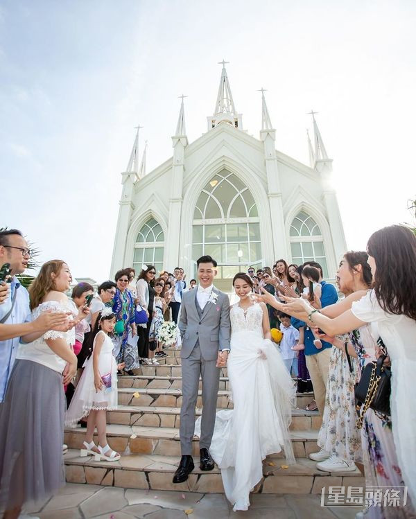 黃麗幗三年前嫁經營美容院的老公，並到沖繩舉行婚禮。
