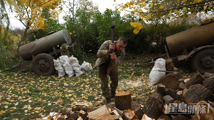 烏克蘭戰事持續，烏軍士兵在頓涅茨克前線加緊整備。路透社資料圖片