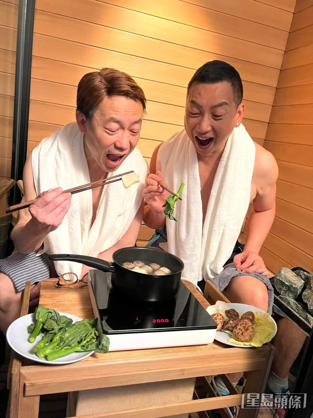 名廚張錦祥(Ricky)、余健志(Jacky),喺《煮題COOK 2》中加添搞笑元素。