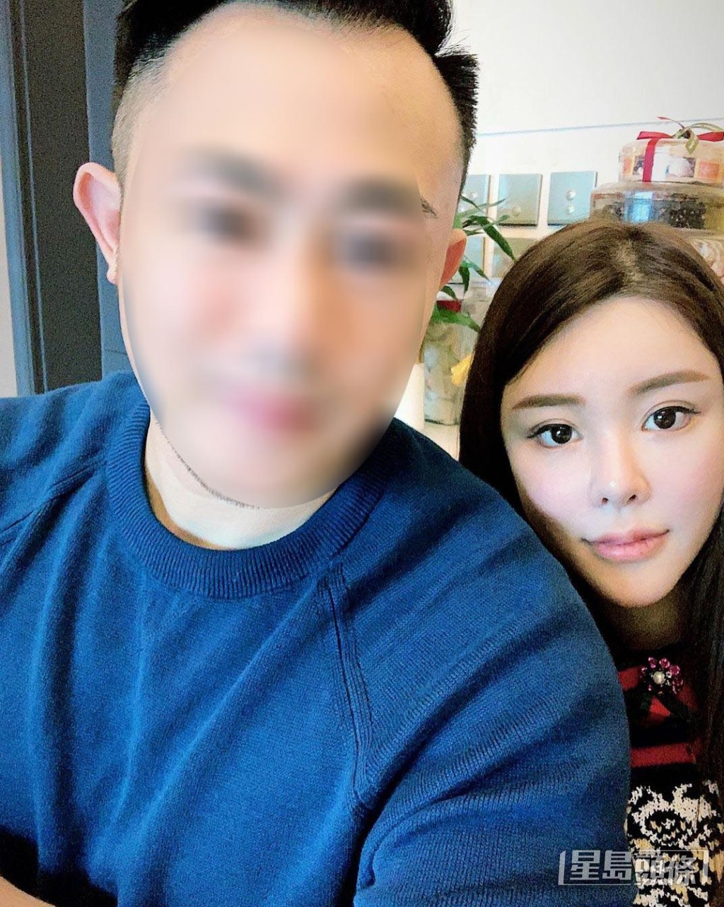 蔡天鳳生前與被捕的前大伯合照。