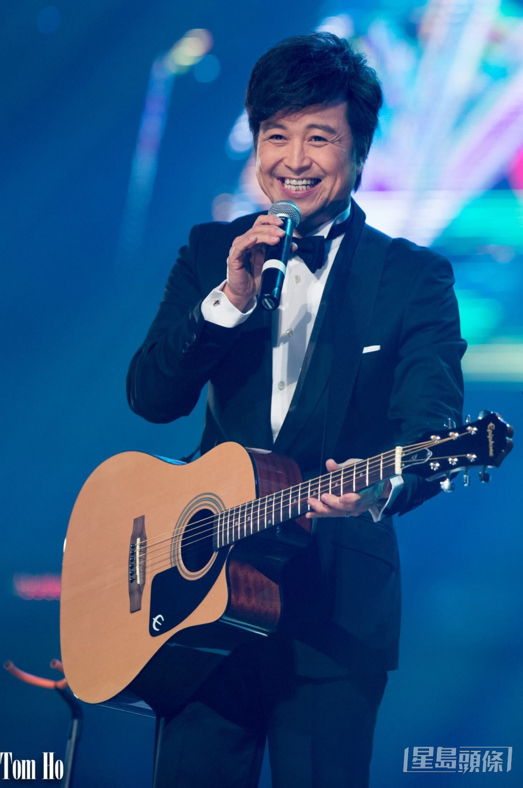 現已移居加拿大的潘宗明，經常表演唱歌。