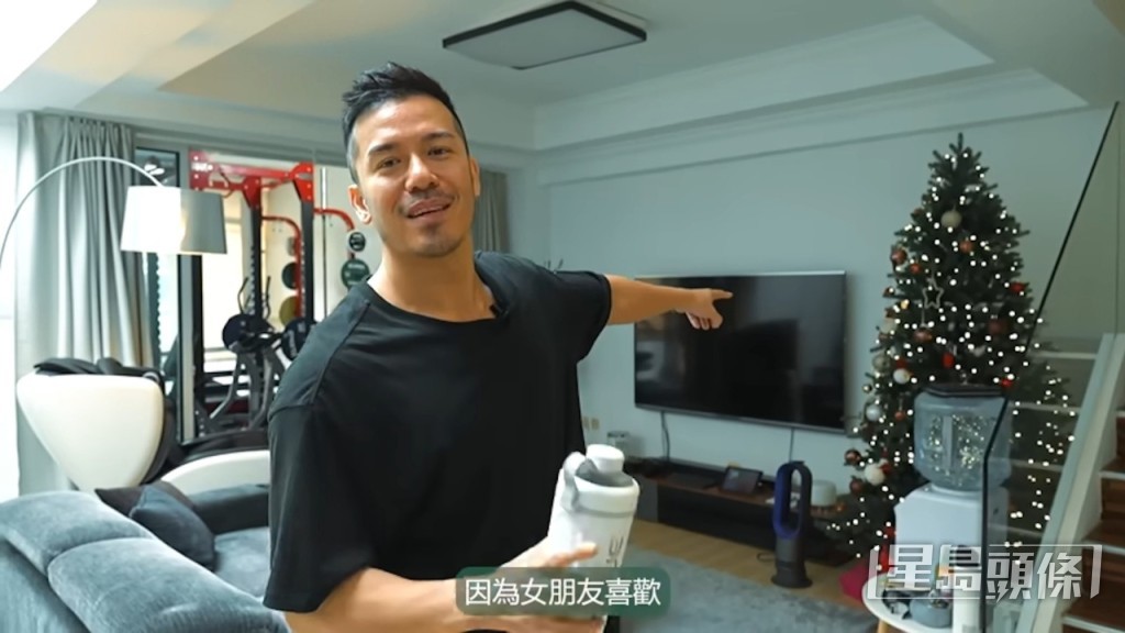 沈震軒與女友陳欣妍居住在元朗加州花園的獨立屋。
