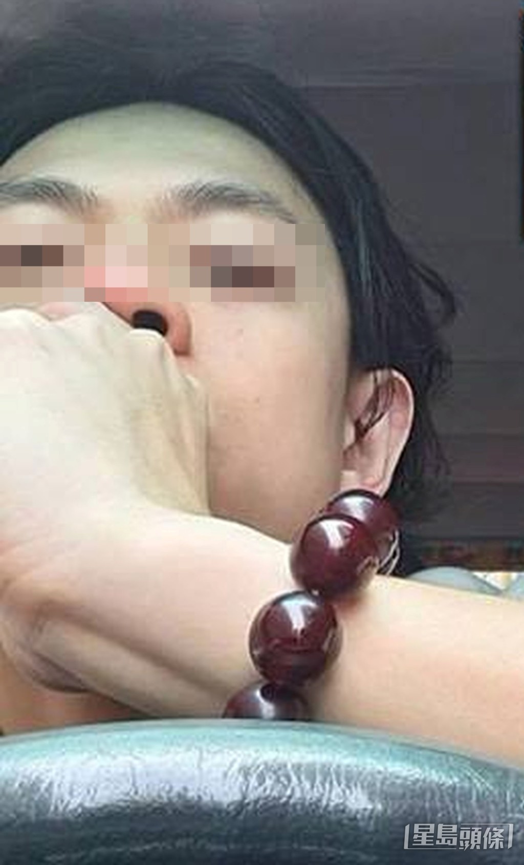 據報道指,有人經常在其社交平台留言表達愛意,加上多次揸的士到電台門外等她收工,此舉令麻利感到非常不安。