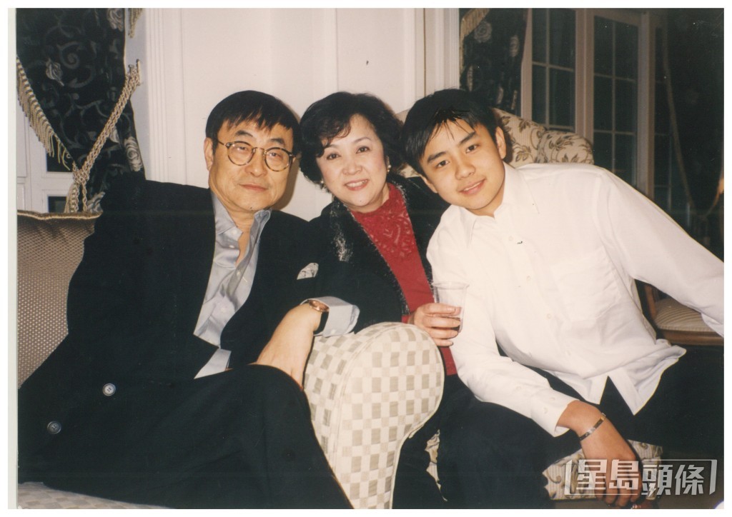 甄珍与刘家昌育有一子。 甄珍与刘家昌育有一子。