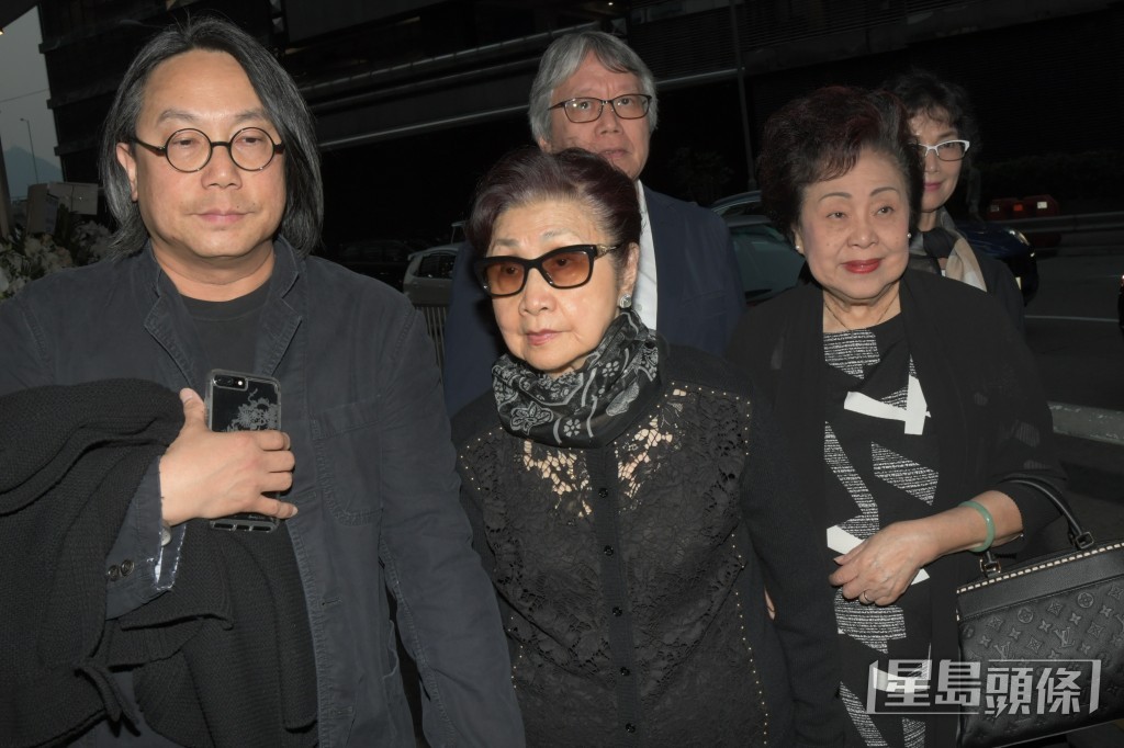 白雪仙2018年到香港殯儀館向粵劇名伶兼好友吳君麗致祭。