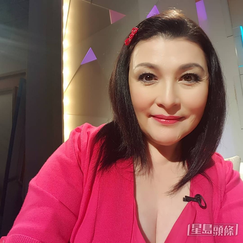 現年60歲的狄寶娜摩亞保養得宜。
