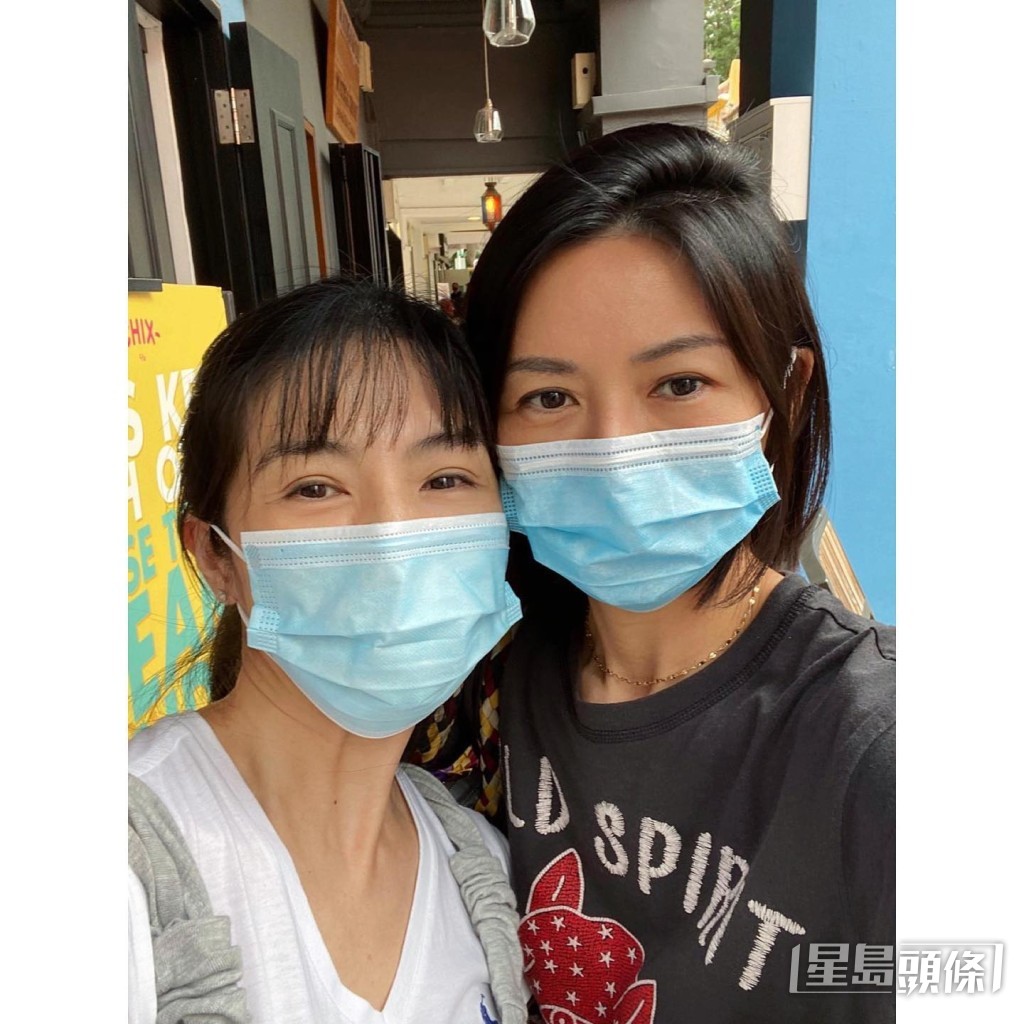 與楊采妮同為當年的玉女派歌手。