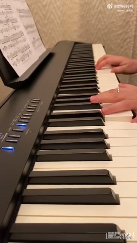 陳秀雯在網上分享彈琴片。