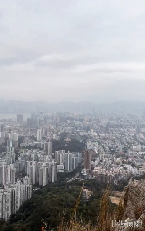 彭于晏在IG分享行山片。
