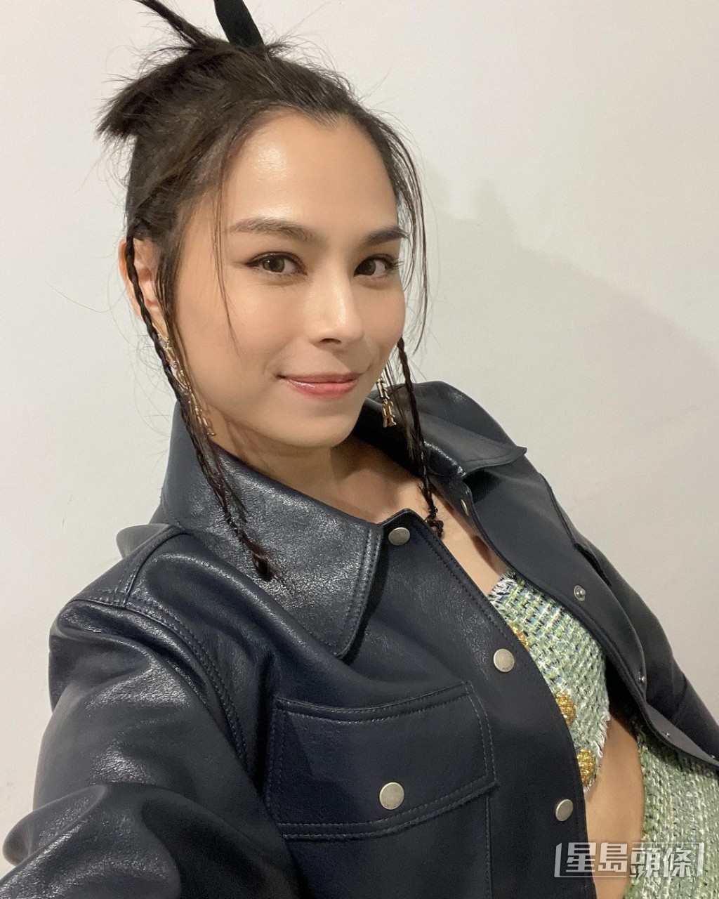 Gin Lee於5月時宣佈離巢已合作8年的環球唱片。