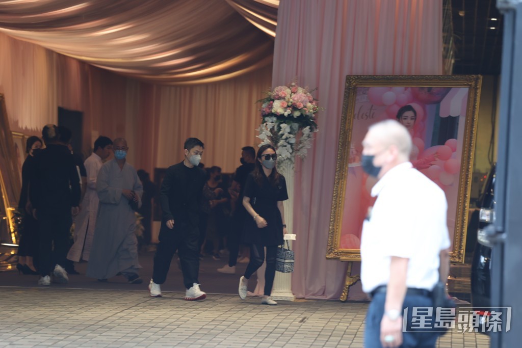 李丞责与刘倩婷夫妇。
