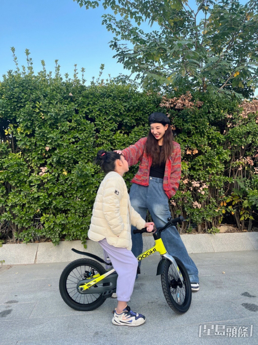 踩單車。