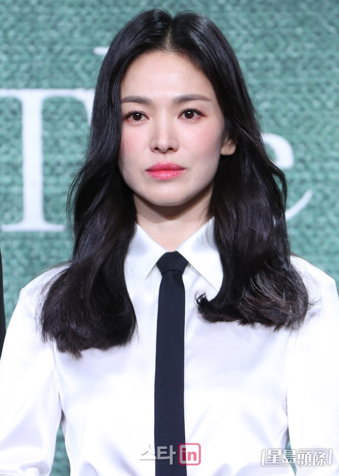 宋慧喬略顯老態、臉部肌肉僵硬的問題，一時間成韓網熱話。