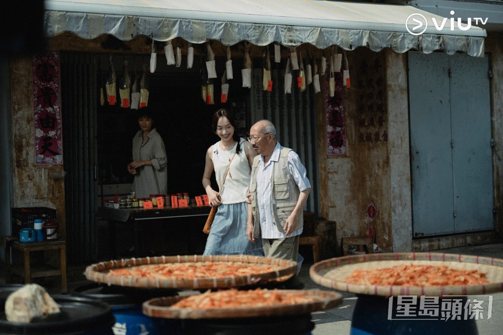 余子明在《940920》飾演女主角蔡思韵的爺爺。 ​  ​
