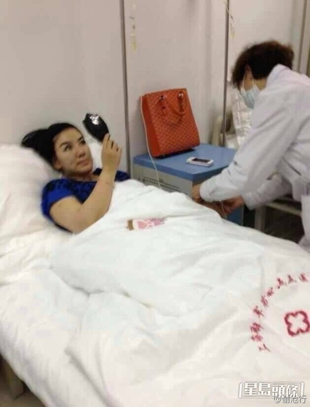 黄奕曾在节目哭诉与黄毅清离婚后,女儿每个月都必须去爸爸那边,但女儿回来后,都会有一些关于女儿的视频被放到网上去,她又称每次女儿只要送去前夫的那几天都没办法睡好觉,因为害怕女儿不知道又要被拍了什么,也自责无法保护好女儿。