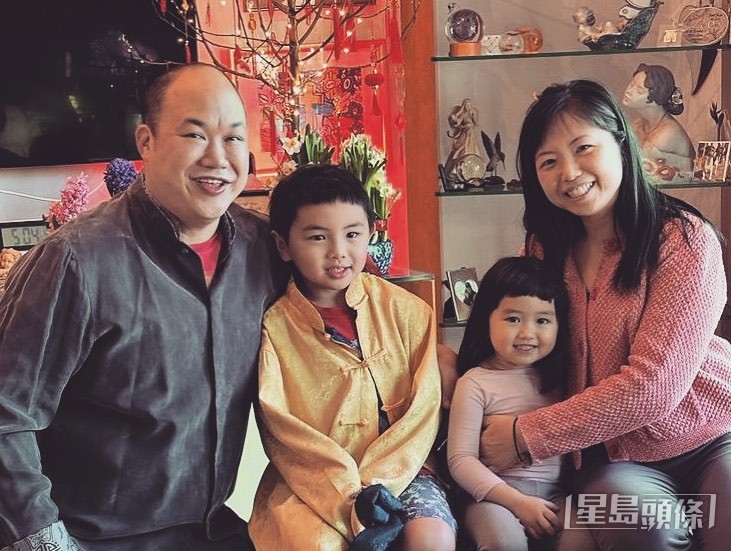 許懷谷育有一子一女。