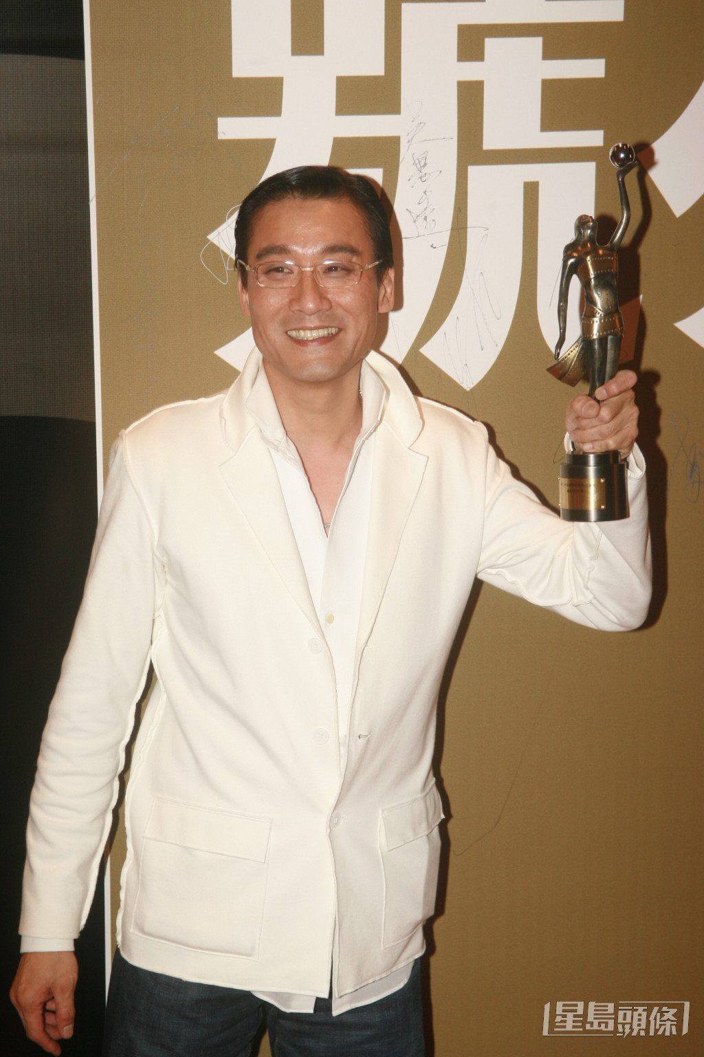 梁家輝在2006年及2013年再憑《黑社會》及《寒戰》封金像影帝。