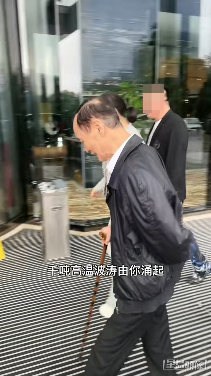 片中還驚見陳惠敏頭頂髮亮稀疏。