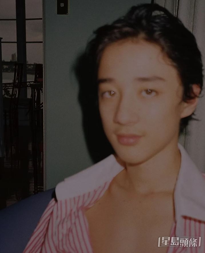 現年16歲的Matthew已長大成型男，上載社交網的近照曝光，網民紛紛鼓勵他出道。