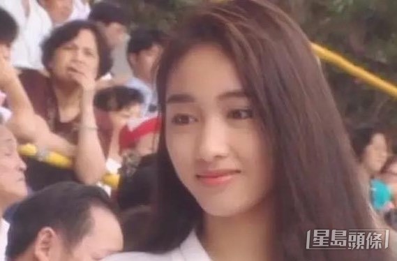 黎姿透露是18歲的照片。