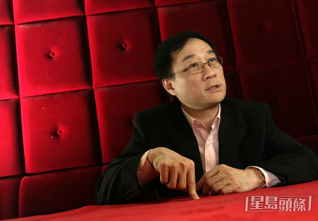 李德麟最後要送花給太太求和。