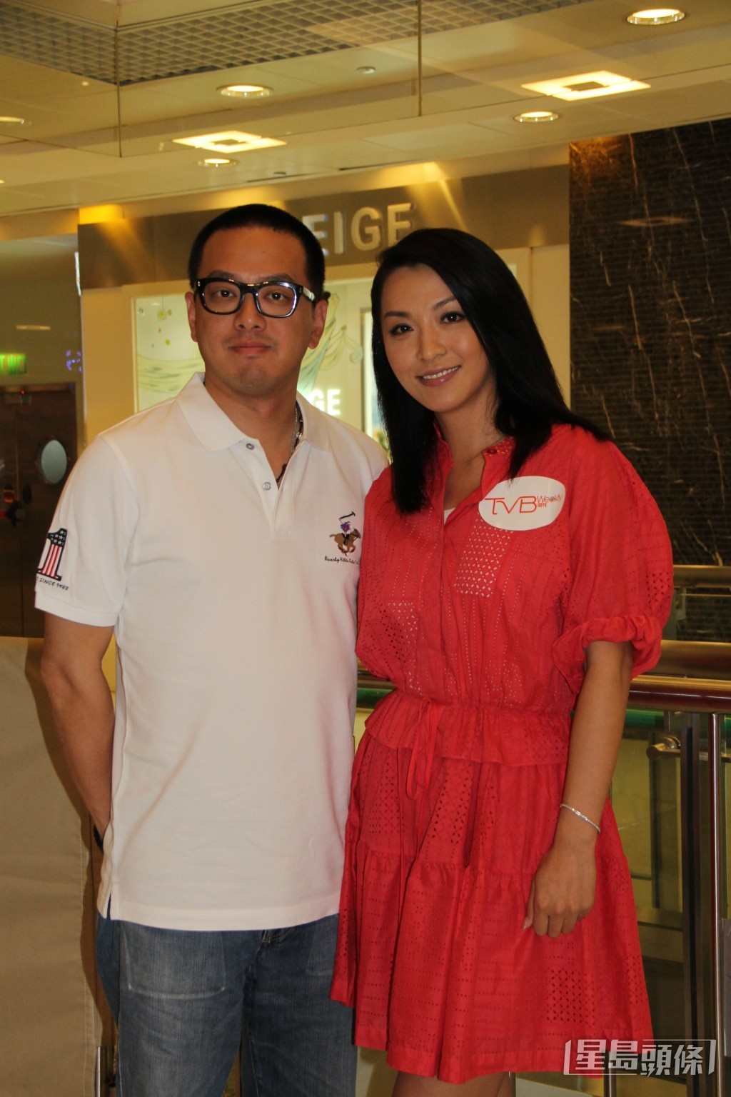 陳煒於2008年與比自己年輕3年的台灣富商顏志行結婚並宣佈息影。