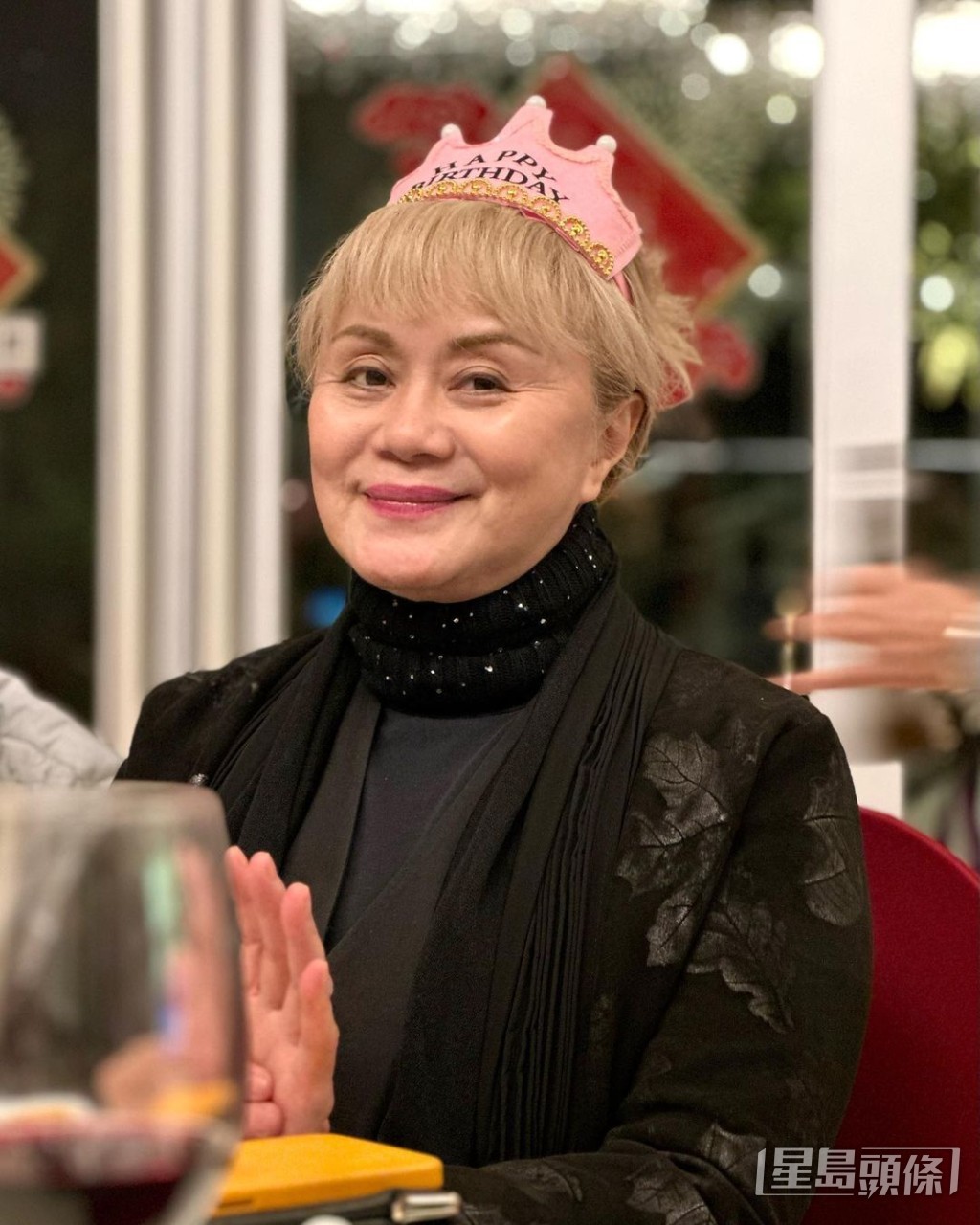大姐明都有出席生日饭局。