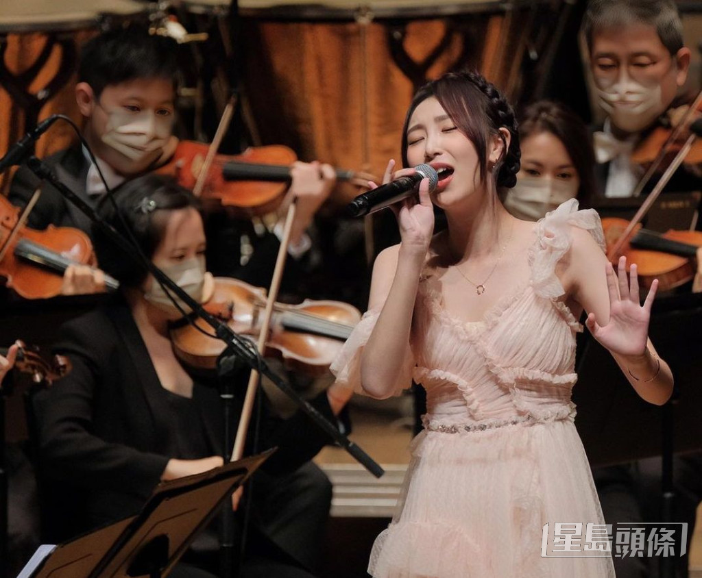 Windy在《廖國敏× Johnny Yim 時光漫遊音樂會》代替Gigi演唱仍有好表現。