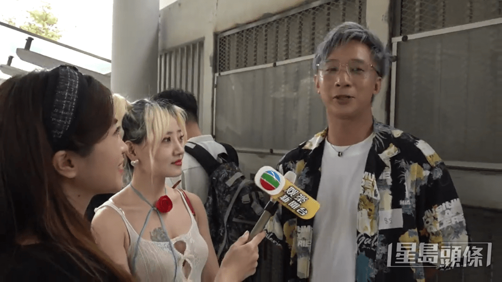 兩人調轉身份,上次老公是經理人。