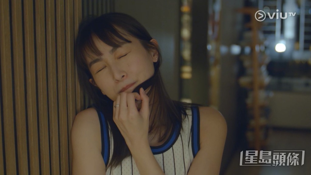 最近蔡穎恩在ViuTV的《季前賽》飾演MIRROR成員邱士縉（Stanley）老婆，還着上波衫色誘Stanley。